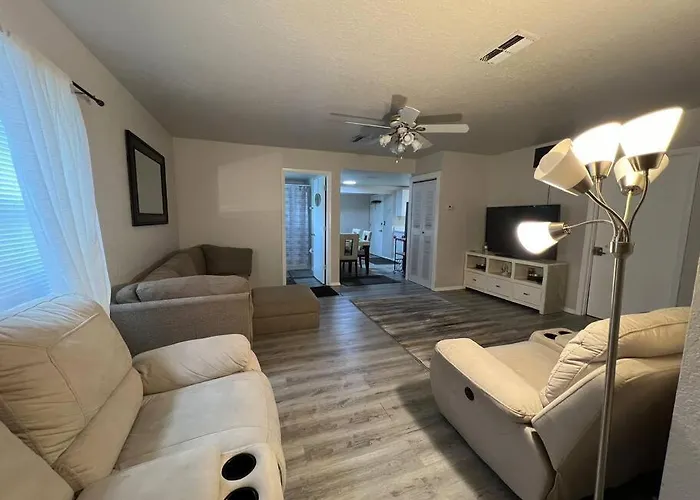 Home In Kissimmee With Huge Backyard