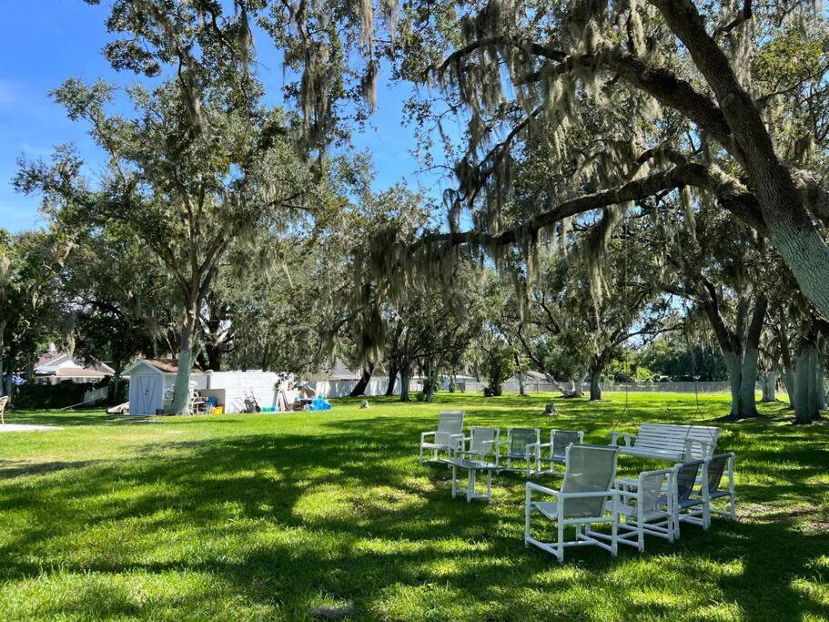 Holiday home In With Huge Backyard *